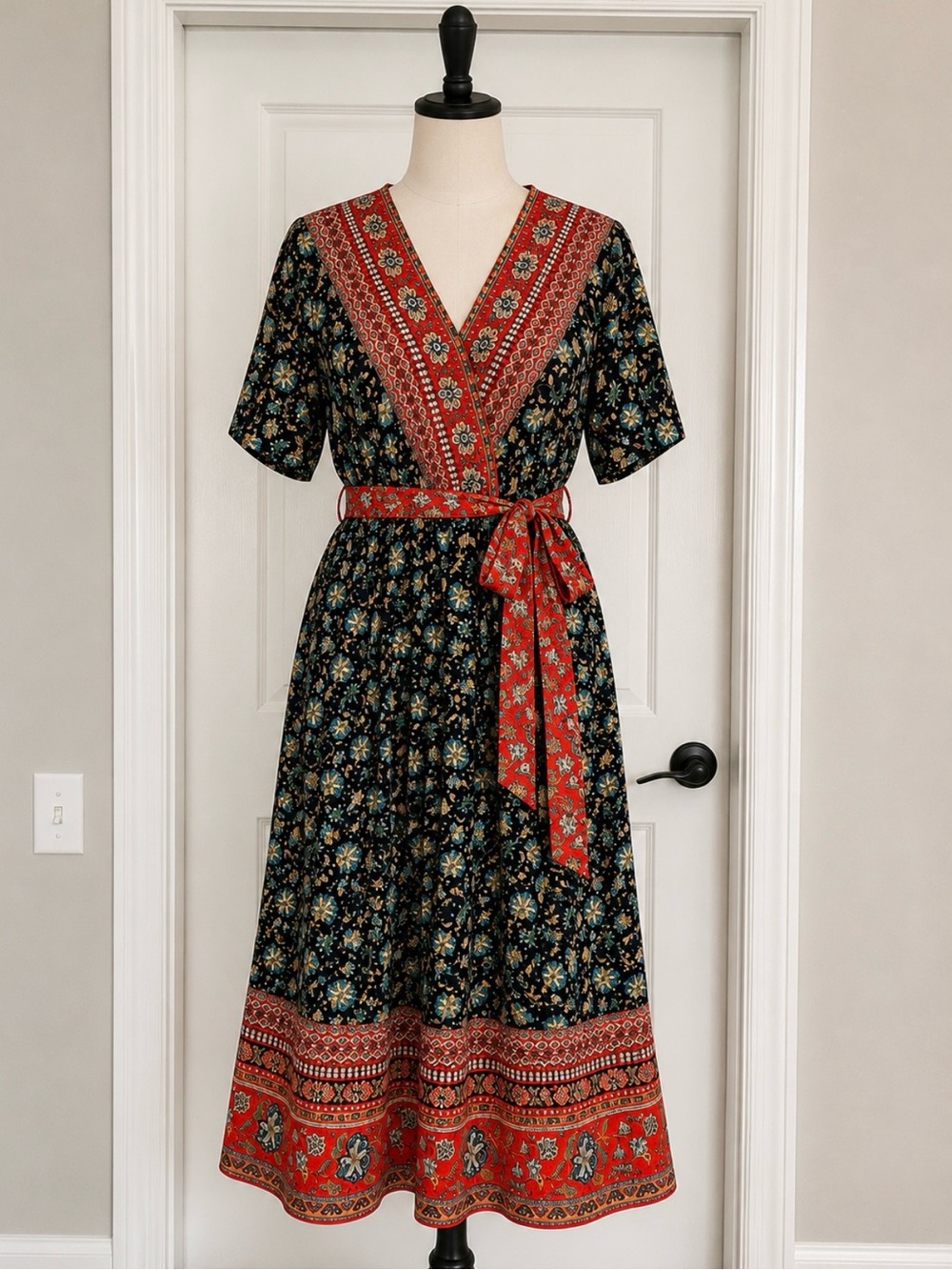 NWT Boho Border Print Midi Dress Floral, V-Neck, Tie Waist, A-Line Size XXL